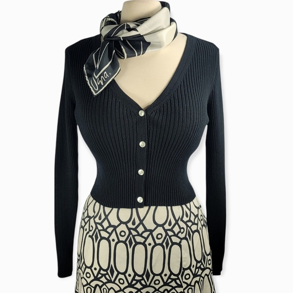 Everlane Sweaters - Everlane Black Wool Cotton Blend V Neck Cropped Cardigan Size M